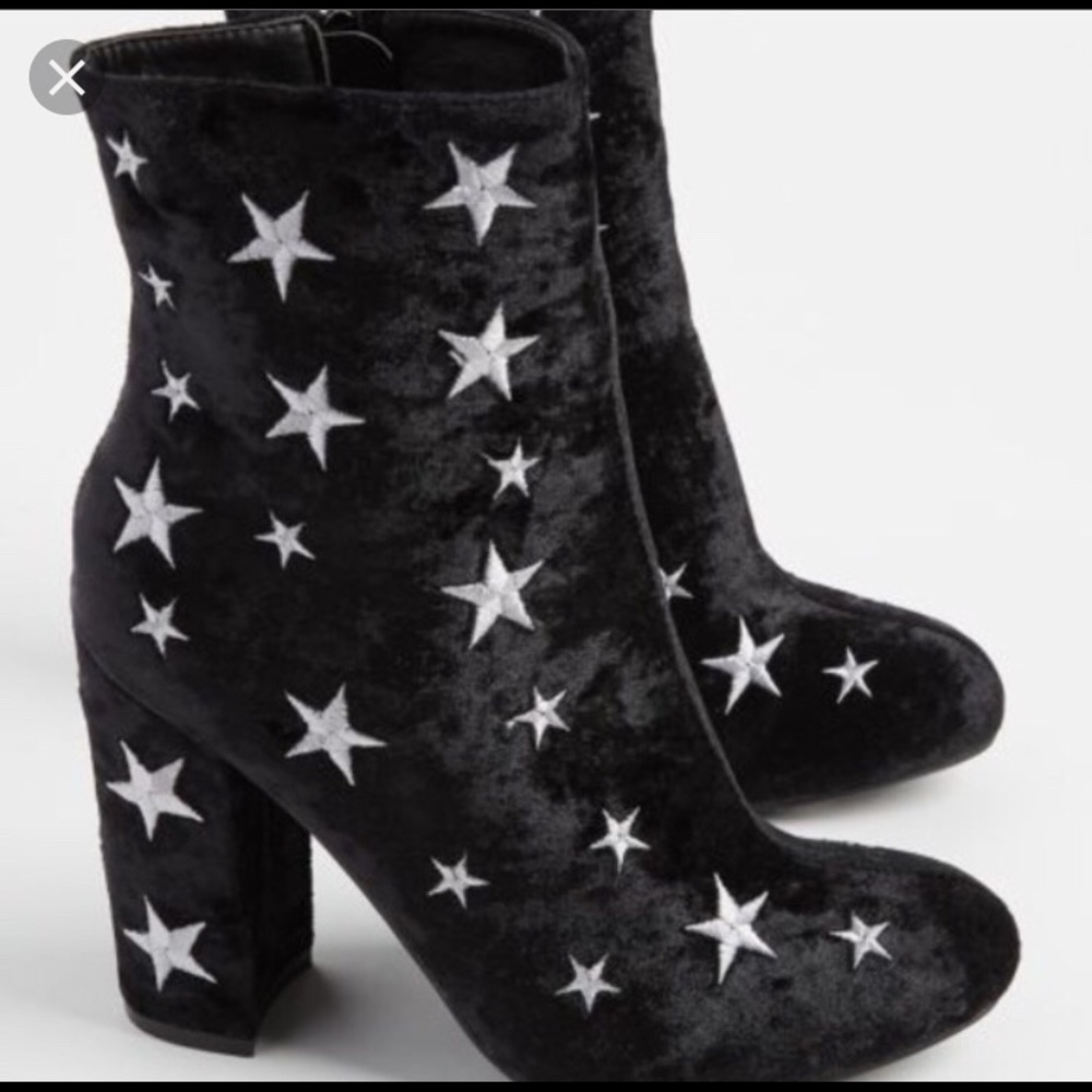 Black velvet star booties